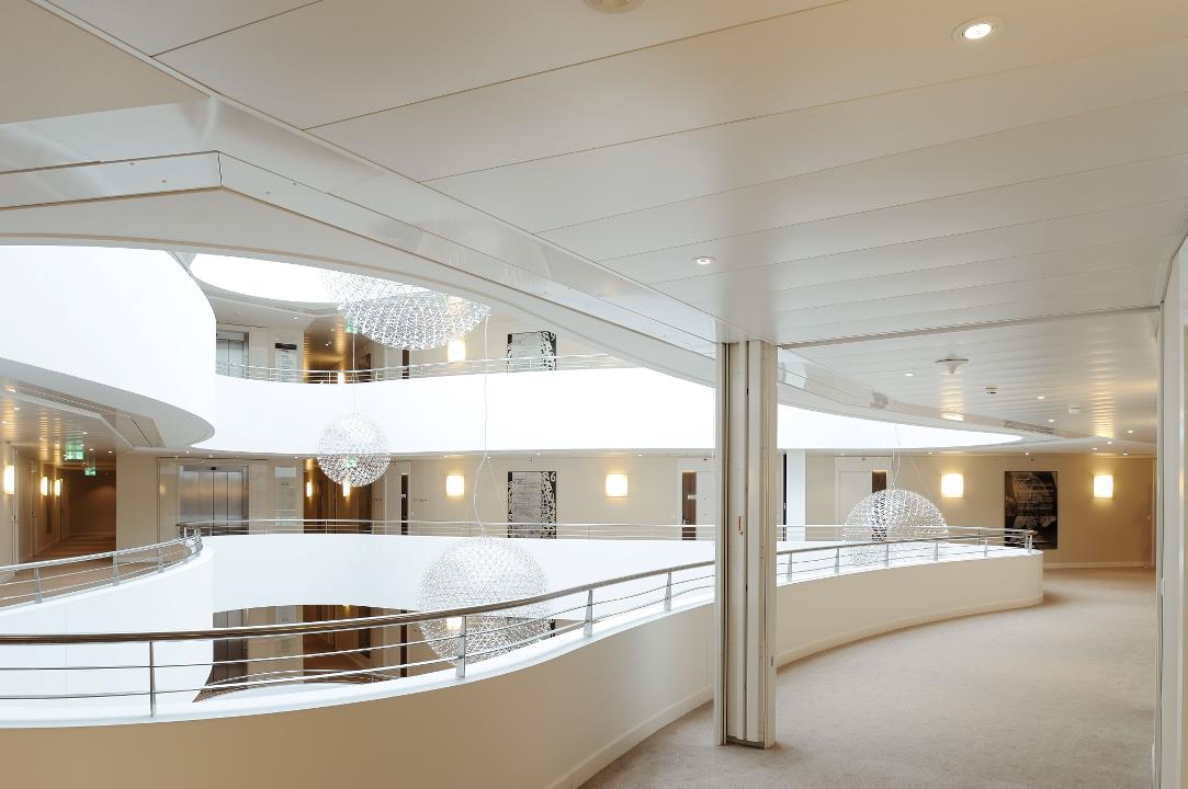 MRAS A/S leverer bæredygtige loftsystemer, facadesystemer og solafskærmning. Lofter, der sikrer optimalt akustisk miljø, robuste facader med stor designfrihed og solafskærmning for det bedste lysindfald.