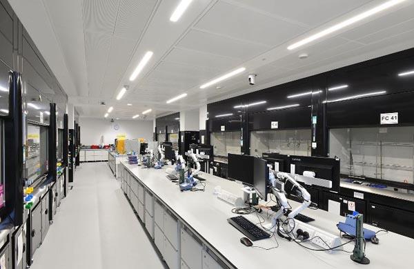 MRAS A/S leverer bæredygtige loftsystemer, facadesystemer og solafskærmning. Smukke og miljømæssigt optimale løsninger.