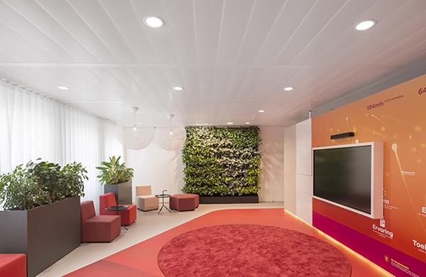 MRAS A/S leverer bæredygtige loftsystemer, facadesystemer og solafskærmning. Smukke og miljømæssigt optimale løsninger.