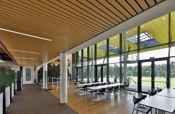 MRAS A/S leverer bæredygtige loftsystemer, facadesystemer og solafskærmning. Smukke og miljømæssigt optimale løsninger.