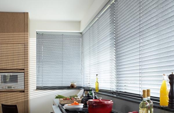 MRAS A/S leverer bæredygtige loftsystemer, facadesystemer og solafskærmning. Smukke og miljømæssigt optimale løsninger.