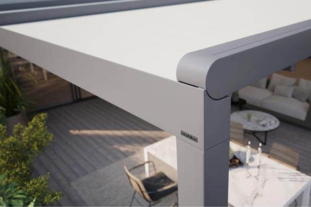 MRAS A/S leverer bæredygtige loftsystemer, facadesystemer og solafskærmning. Lofter, der sikrer optimalt akustisk miljø, robuste facader med stor designfrihed og solafskærmning for det bedste lysindfald.